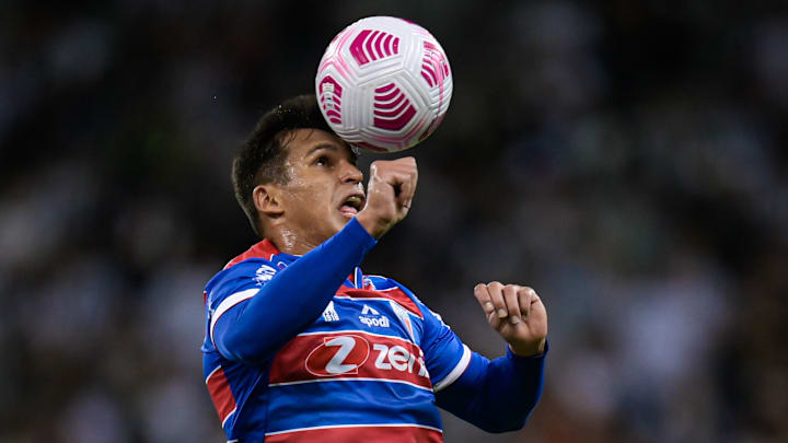 Leão, de Robson, é atualmente o quinto colocado na tabela Leão, de Robson, é atualmente o quinto colocado na tabela