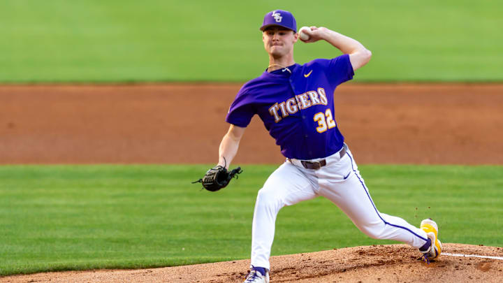 Tigers starting pitcher Kade Anderson 32 on the mound as LSU Tigers take on Alabama Baseball in Baton Rouge, LA. Thursday, April 17, 2025.