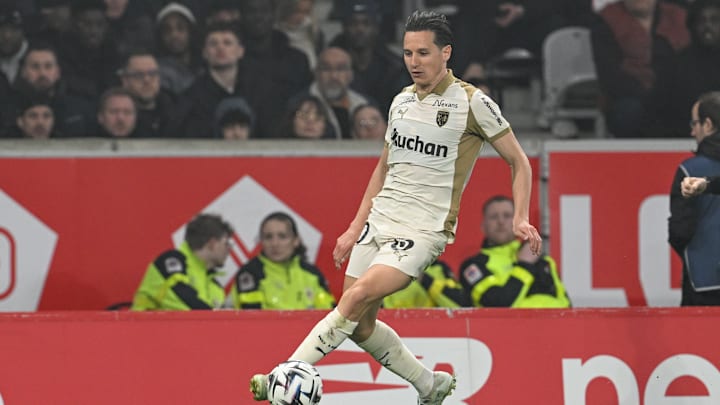 Florian Thauvin et le RC Lens affrontent le Toulouse FC en Ligue 1