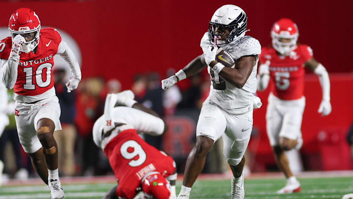 True freshman Jordon Davison has rushed for 250 yards and eight touchdowns while averaging 7.1 yards a carry. The Ducks lead the Big Ten in rushing at 242 yards per game.
