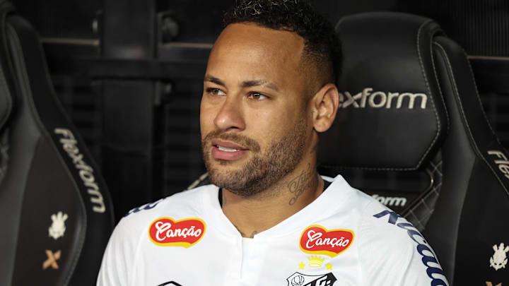 Neymar tem contrato com o Santos até 30 de junho