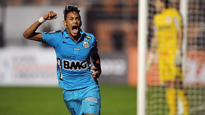 O uniforme azul do Santos fez muito sucesso em 2012 O uniforme azul do Santos fez muito sucesso em 2012