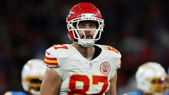 [US, Mexico & Canada customers only] Sep 5, 2025; Sao Paulo, BRAZIL; Kansas City Chiefs tight end Travis Kelce (87) looks on against the Los Angeles Chargers in the second half during a NFL game at Corinthians Arena. Mandatory Credit: Amanda Perobelli/Reuters via Imagn Images