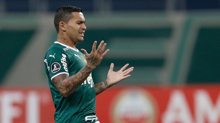 Dudu foi substituído na metade do segundo tempo na Vila Belmiro Dudu foi substituído na metade do segundo tempo na Vila Belmiro