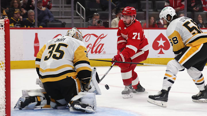 Pittsburgh Penguins v Detroit Red Wings