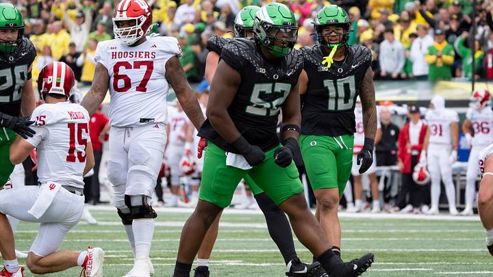 Oregon defensive lineman A'Mauri Washington.