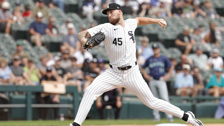 Jul 28, 2024; Chicago, Illinois, USA; Chicago White Sox starting pitcher Garrett Crochet (45) delivers a pitch against the Seattle Mariners during the first inning at Guaranteed Rate Field.