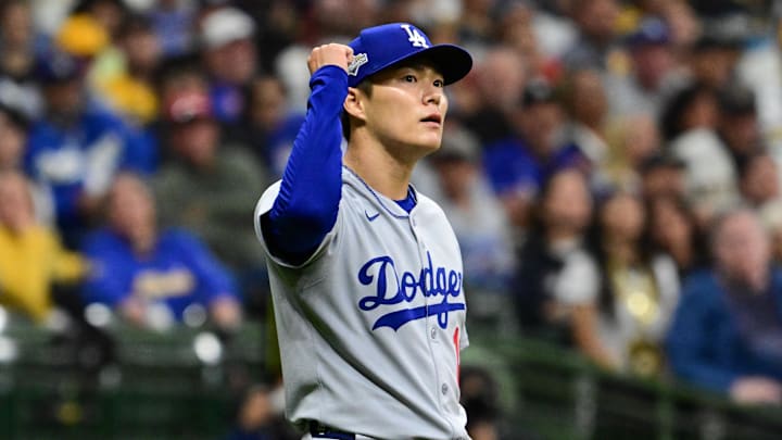 Los Angeles Dodgers pitcher Yoshinobu Yamamoto threw a complete game against the Brewers on Tuesday.