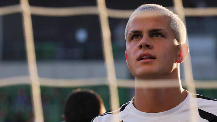 Aug 22, 2026; Austin, Texas, USA; Philadelphia Union midfielder Cavan Sullivan (6) looks on during prematch warmups prior to the match between Austin FC Aug 22, 2026; Austin, Texas, USA; Philadelphia Union midfielder Cavan Sullivan (6) looks on during prematch warmups prior to the match between Austin FC