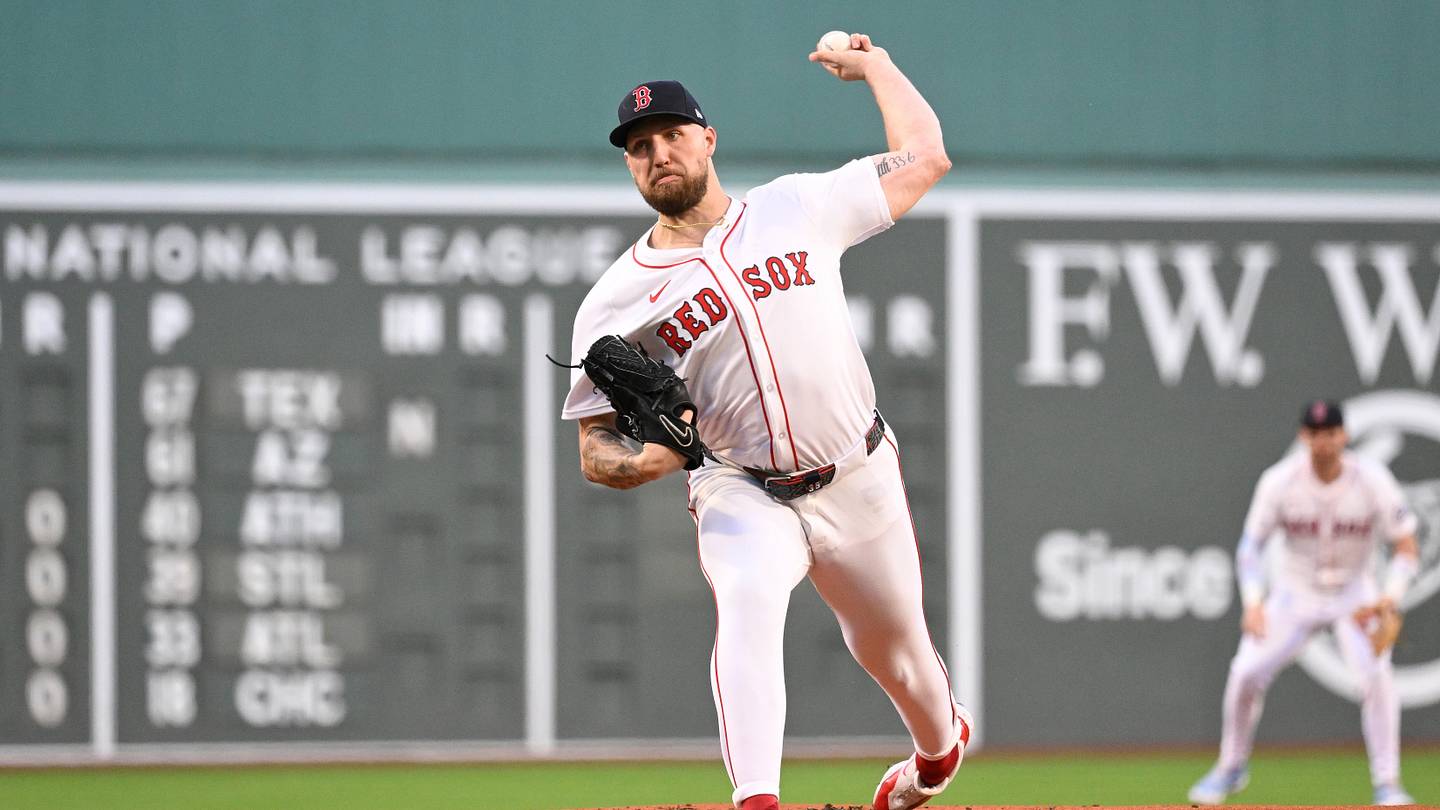 Red Sox's Garrett Crochet Clears Air on Conflicting Lat Injury Reports