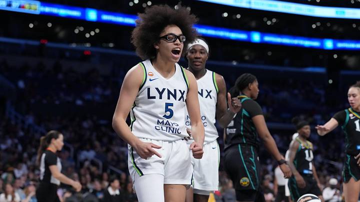 Olivia Miles dropped 31 points with a record-setting 24 in the first half in a blowout win over the Sparks on Wednesday. Olivia Miles dropped 31 points with a record-setting 24 in the first half in a blowout win over the Sparks on Wednesday.