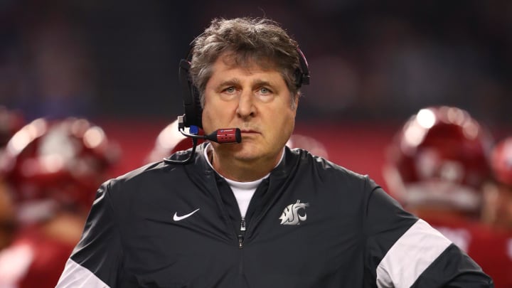 Dec 27, 2019; Phoenix, Arizona, USA; Washington State Cougars head coach Mike Leach against the Air Force Falcons during the Cheez-It Bowl at Chase Field. Mandatory Credit: Mark J. Rebilas-USA TODAY Sports