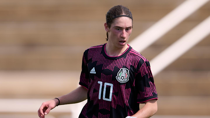 Marcelo Flores podría debutar con el primer equipo de Arsenal esta temporada 