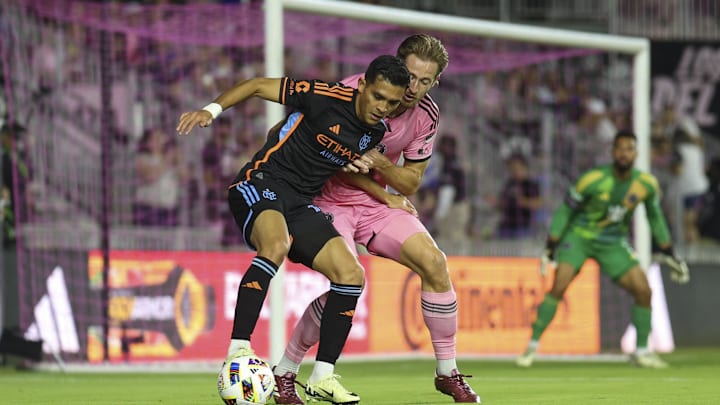 Alonso Martínez of Gotham FC