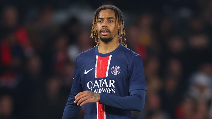 Bradley Barcola débute pour cette 33e journée de Ligue 1. Bradley Barcola débute pour cette 33e journée de Ligue 1.