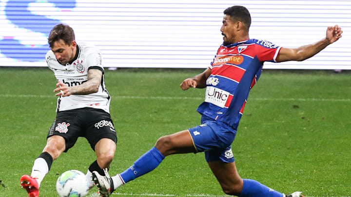 Timão tenta diminuir distância para o Leão do Pici em duelo da 30ª rodada do Brasileirão 