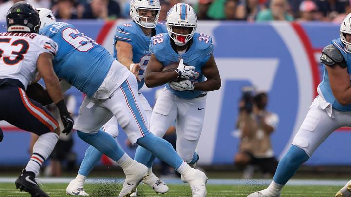 Aug 29, 2026; Nashville, Tennessee, USA; Tennessee Titans running back Nick Singleton (32) runs with the ball against the Chicago Bears during the first half at Nissan Stadium. Mandatory Credit: Steve Roberts-Imagn Images Aug 29, 2026; Nashville, Tennessee, USA; Tennessee Titans running back Nick Singleton (32) runs with the ball against the Chicago Bears during the first half at Nissan Stadium. Mandatory Credit: Steve Roberts-Imagn Images
