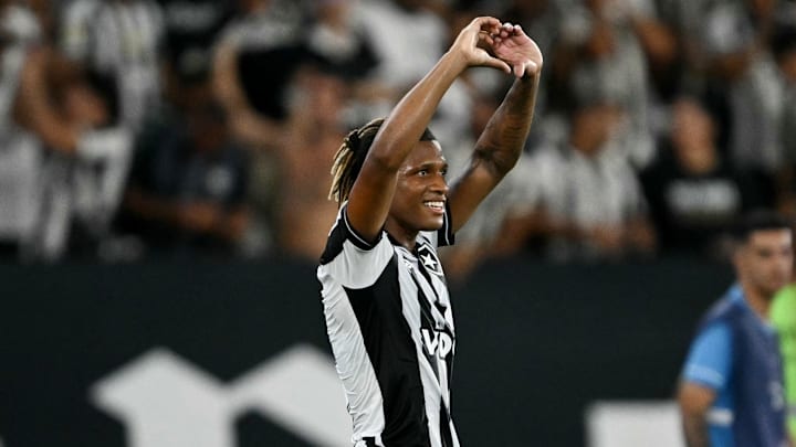 Danilo não deve continuar no Botafogo depois da Copa do Mundo  