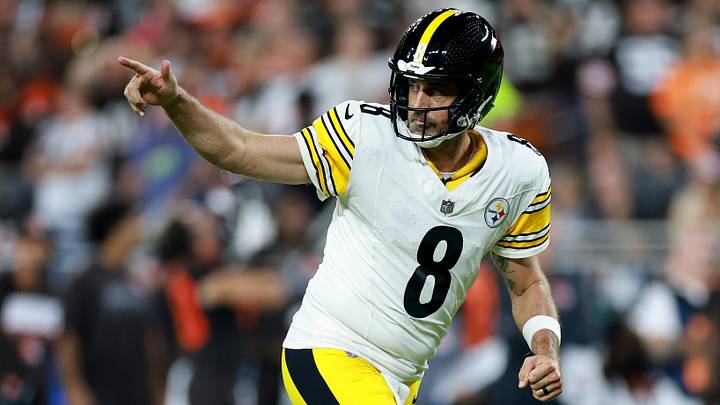 Pittsburgh Steelers quarterback Aaron Rodgers Pittsburgh Steelers quarterback Aaron Rodgers