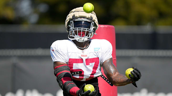 San Francisco 49ers linebacker Dre Greenlaw (57)