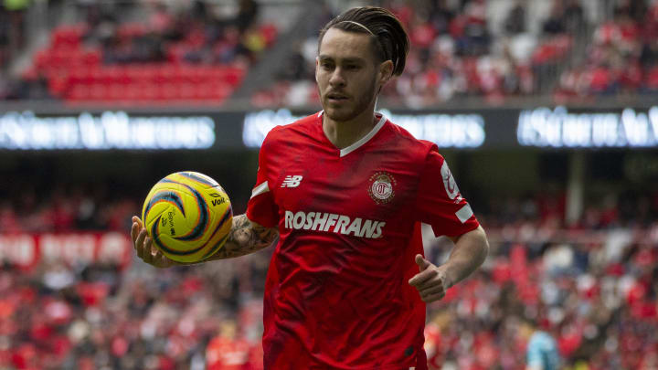 Ricardo ‘Canelo’ Angulo es el deseo de equipos como América y Cruz Azul, quienes ya han preguntado condiciones, con Toluca dispuesto a vender siempre y cuando desembolsen lo que pide. Ricardo ‘Canelo’ Angulo es el deseo de equipos como América y Cruz Azul, quienes ya han preguntado condiciones, con Toluca dispuesto a vender siempre y cuando desembolsen lo que pide.