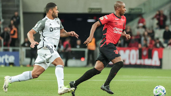 Athletico-PR e Atlético-MG se enfrentam por jogo atrasado do Brasileirão