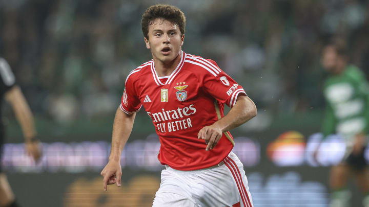 Joao Neves est officiellement un joueur du Paris Saint-Germain.