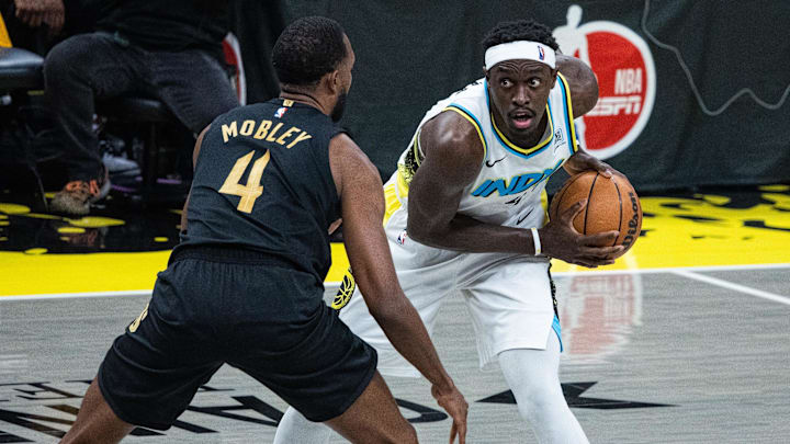 May 9, 2025; Indianapolis, Indiana, USA; Indiana Pacers forward Pascal Siakam (43) holds the ball while Cleveland Cavaliers forward Evan Mobley (4) defends during game three of the second round for the 2025 NBA Playoffs at Gainbridge Fieldhouse. Mandatory Credit: Trevor Ruszkowski-Imagn Images May 9, 2025; Indianapolis, Indiana, USA; Indiana Pacers forward Pascal Siakam (43) holds the ball while Cleveland Cavaliers forward Evan Mobley (4) defends during game three of the second round for the 2025 NBA Playoffs at Gainbridge Fieldhouse. Mandatory Credit: Trevor Ruszkowski-Imagn Images