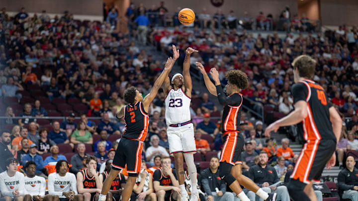 Gonzaga Bulldogs guard Adam Miller (23).