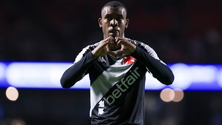 Rayan é um dos grandes destaques do Vasco da Gama no Brasileirão 2025