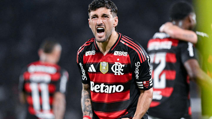 Arrascaeta é um dos grandes nomes do Flamengo para a decisão da Libertadores 2025 contra o Palmeiras
