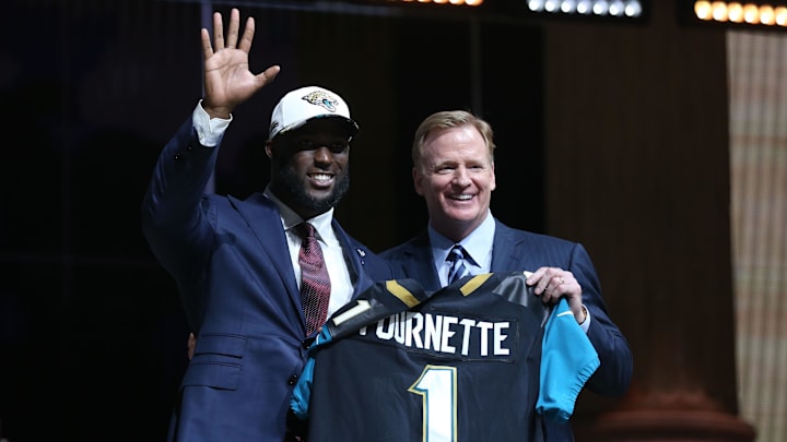 Apr 27, 2017; Philadelphia, PA, USA; Leonard Fournette (LSU) poses with NFL commissioner Roger