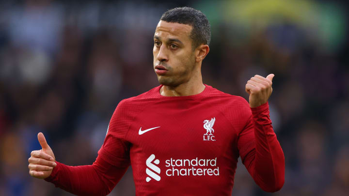 Thiago Alcântara decidiu se aposentar do futebol aos 33 anos.