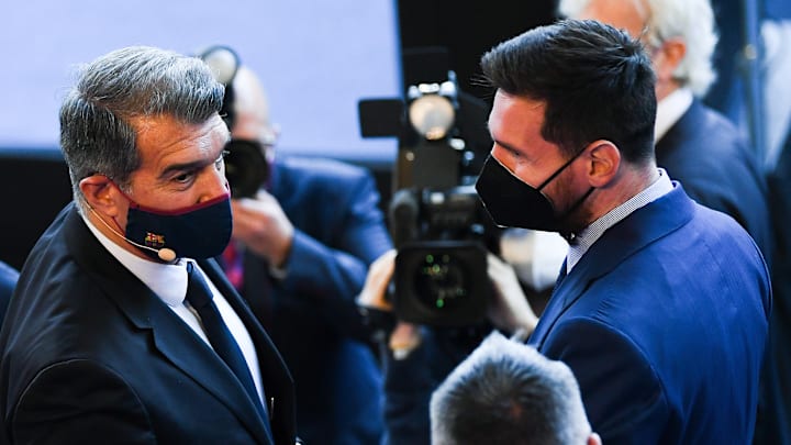 Joan Laporta et Lionel Messi en discussions, lors de la nomination du président barcelonais.
