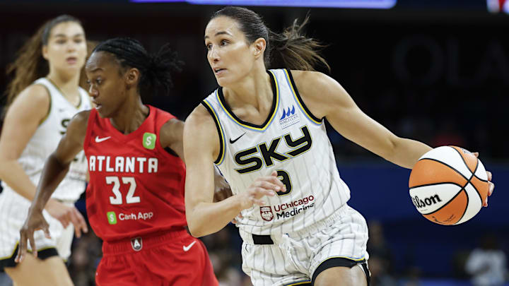 Aug 7, 2025; Chicago, Illinois, USA; Chicago Sky guard Rebecca Allen (9) drives to the basket against Atlanta Dream guard Shatori Walker-Kimbrough (32) during the first half at Wintrust Arena. Mandatory Credit: Kamil Krzaczynski-Imagn Images Aug 7, 2025; Chicago, Illinois, USA; Chicago Sky guard Rebecca Allen (9) drives to the basket against Atlanta Dream guard Shatori Walker-Kimbrough (32) during the first half at Wintrust Arena. Mandatory Credit: Kamil Krzaczynski-Imagn Images