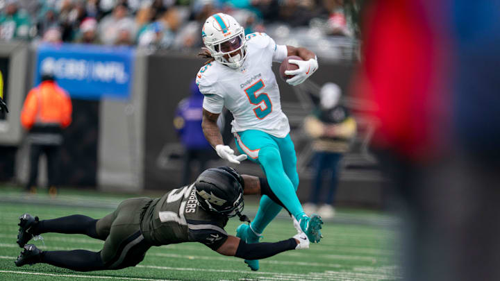 Dolphins RB Jaylen Wright is a risky waiver wire add with upside for Week 15 fantasy football Dolphins RB Jaylen Wright is a risky waiver wire add with upside for Week 15 fantasy football