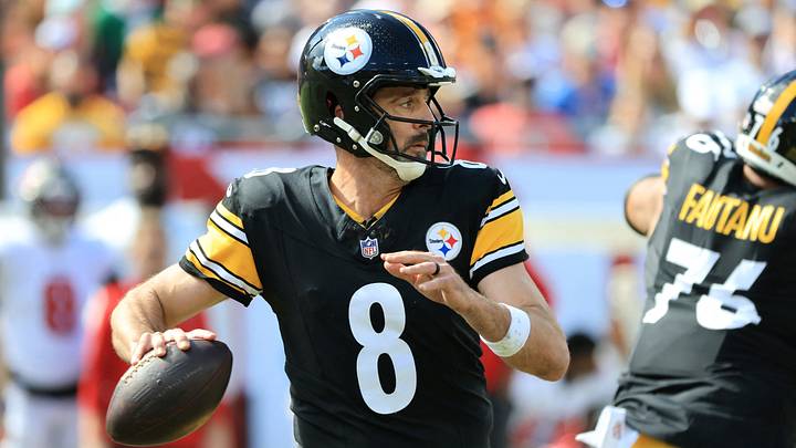 Pittsburgh Steelers quarterback Aaron Rodgers throws a pass during the third quarter against the Tampa Bay Buccaneers. Pittsburgh Steelers quarterback Aaron Rodgers throws a pass during the third quarter against the Tampa Bay Buccaneers.