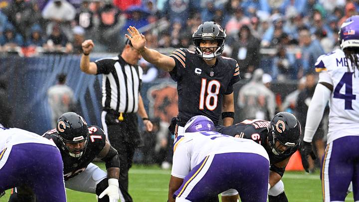 Chicago Bears QB Caleb Williams signals to the team during a game at Soldier Field. Mandatory Credit: Matt Marton-Imagn Images Chicago Bears QB Caleb Williams signals to the team during a game at Soldier Field. Mandatory Credit: Matt Marton-Imagn Images