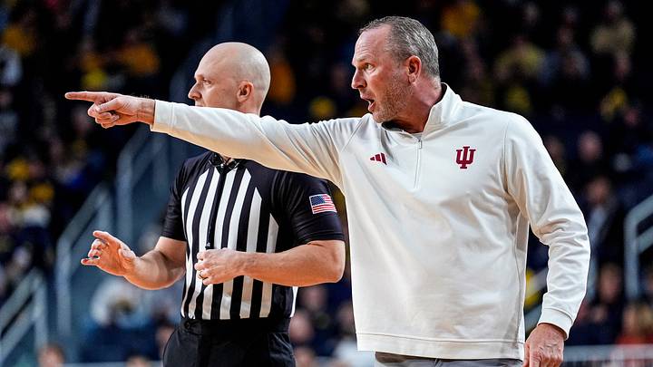 Indiana head coach Darian DeVries reacts to a play against Michigan during the first half at Crisler Center in Ann Arbor on Tuesday, Jan. 20, 2026. Indiana head coach Darian DeVries reacts to a play against Michigan during the first half at Crisler Center in Ann Arbor on Tuesday, Jan. 20, 2026.
