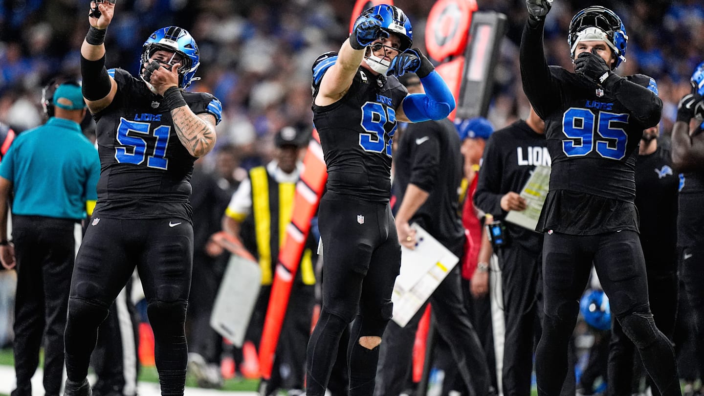 Lions defense celebrating