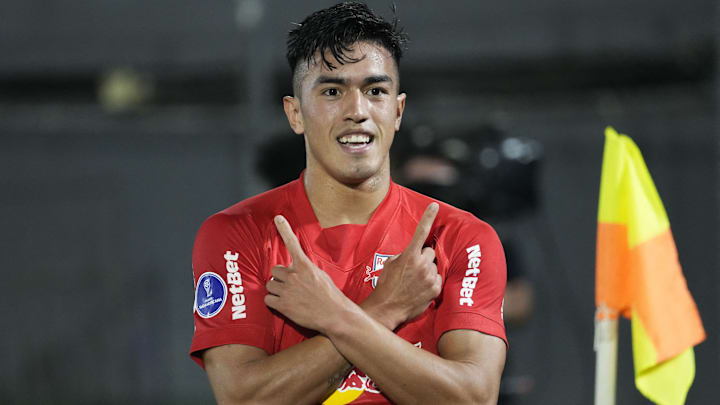 Destaque do Red Bull Bragantino, Cuello ainda não definiu seu futuro para 2022