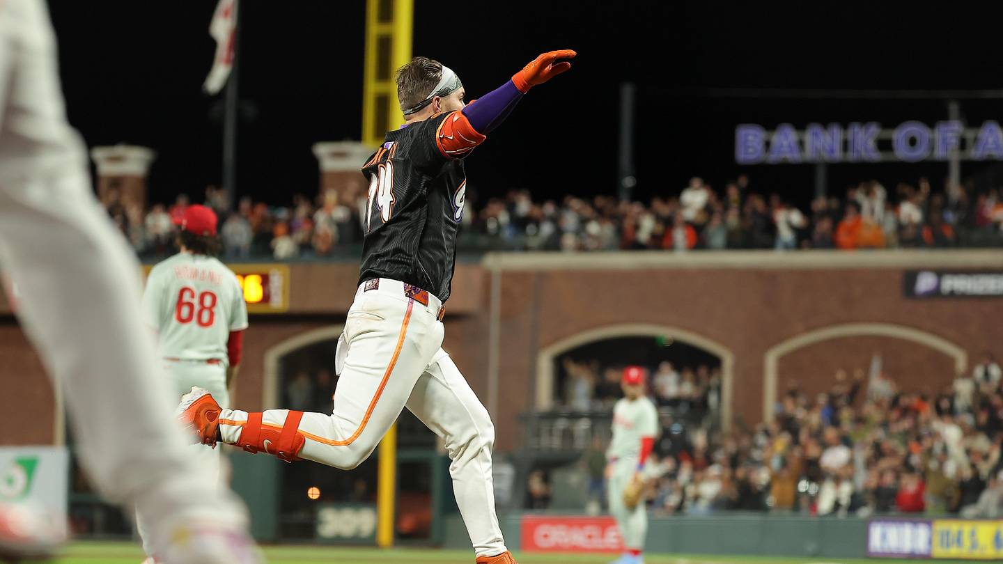 Phillies just lost on a disaster play baseball fans haven't seen in nearly a century