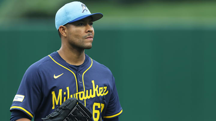 Sep 6, 2025; Pittsburgh, Pennsylvania, USA; Milwaukee Brewers pitcher Jose Quintana (62) looks on before the game against the Pittsburgh Pirates at PNC Park. Mandatory Credit: Charles LeClaire-Imagn Images Sep 6, 2025; Pittsburgh, Pennsylvania, USA; Milwaukee Brewers pitcher Jose Quintana (62) looks on before the game against the Pittsburgh Pirates at PNC Park. Mandatory Credit: Charles LeClaire-Imagn Images