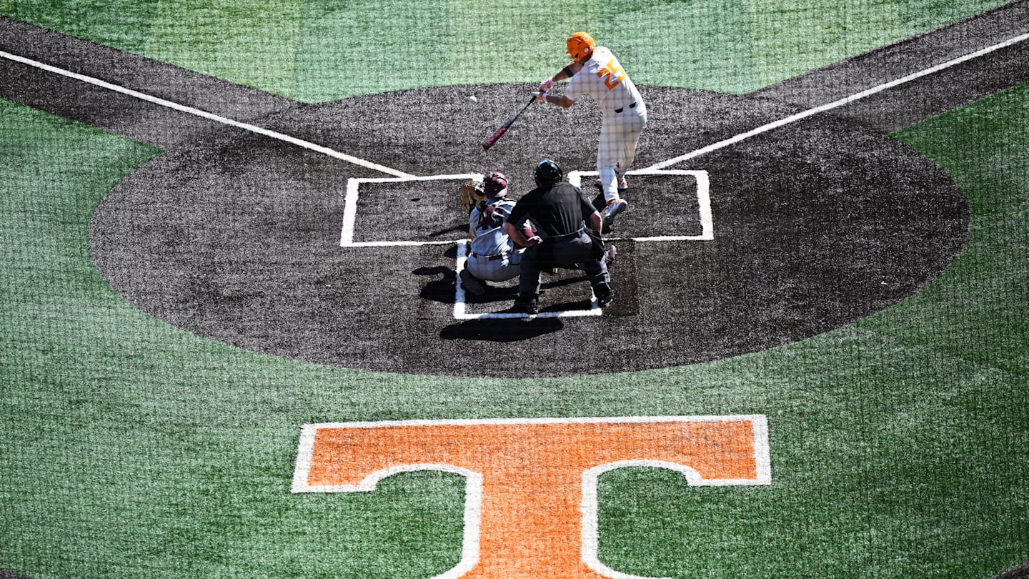 Tennessee baseball signs exceptional two-way player out of the transfer portal