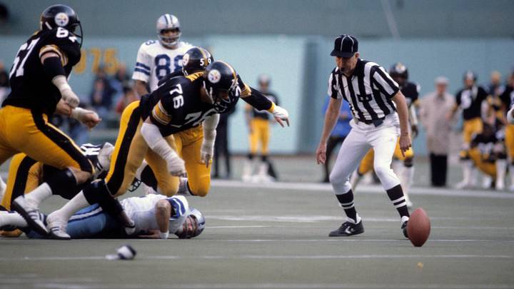 Los Steelers le pasaron por encima a los Dallas Cowboys y a su quarterback Roger Staubach. Los Steelers le pasaron por encima a los Dallas Cowboys y a su quarterback Roger Staubach.