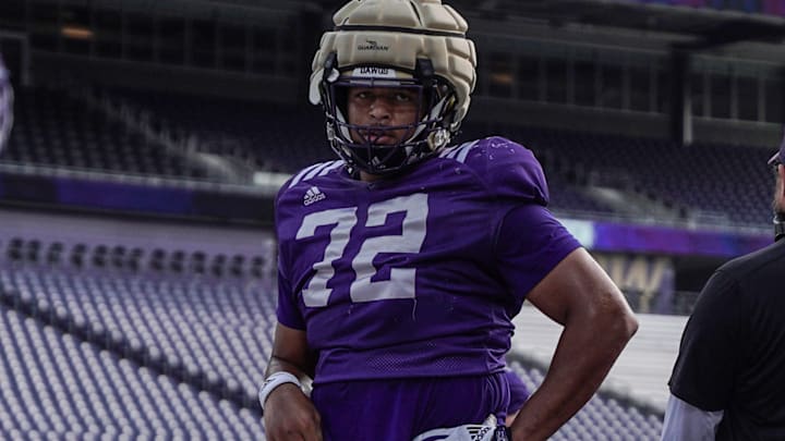 Parker Brailsford was the Huskies' starting center in 2023. 