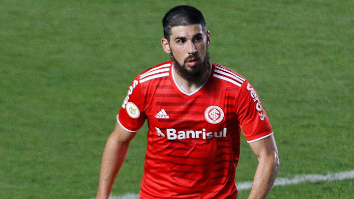 Santos v Internacional - Brasileirao 2021