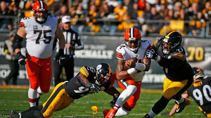 Cleveland Browns v Pittsburgh Steelers
