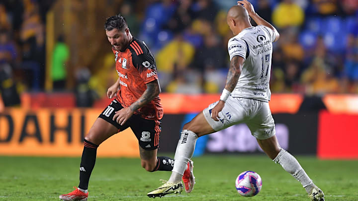 Tigres UANL v Puebla - Torneo Apertura 2024 Liga MX