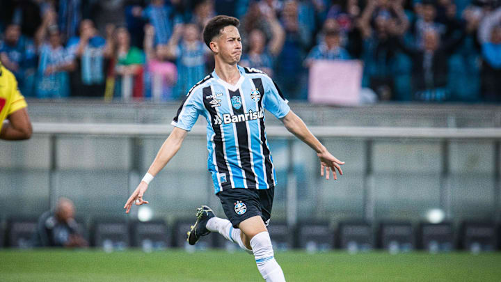 Gabriel Silva, do Grêmio, deve ser anunciado pelo Coxa